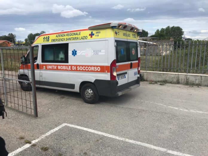 ambulanza_bimbo_piscina_anzio